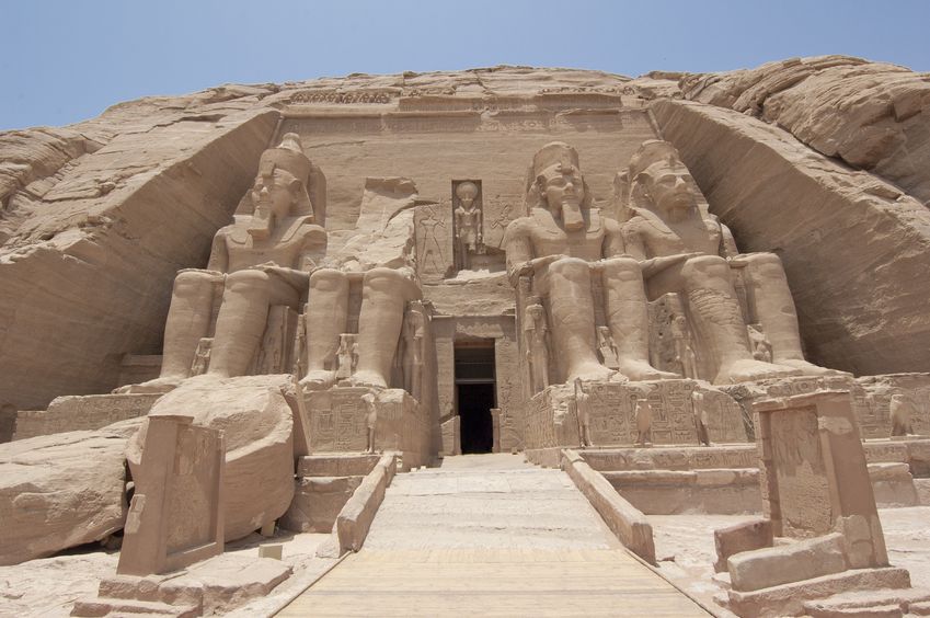 Abu Simbel, Égypte Temples majestueux creusés dans la roche