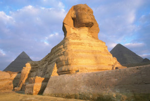 Le Sphinx de Gizeh : un monument magistral aux origines controversées