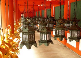 Kasuga-taisha : des lanternes interminables