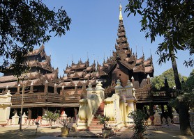 Monastère Shwenandaw : le vestige du palais royal birman