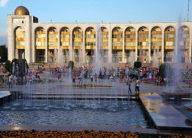 Bichkek : la magnifique ville moderne à la nature fraîche