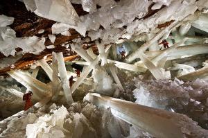 Naïca : la grotte aux cristaux géants
