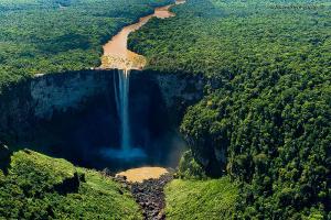 Les chutes de Kaieteur : la plus belle cascade du monde