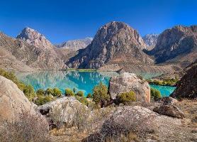 Lac Iskanderkoul : le plus beau lac de montagne