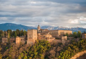 Alhambra de grenade : Vestiges de l’art musulman en Espagne
