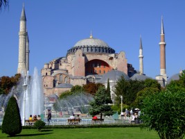 Sainte-Sophie : entre basilique et mosquée, entre Occident et Orient