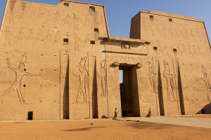 Le Temple d’Edfou : le dieu Horus dans toute sa splendeur !