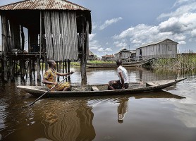 Village lacustre de Ganvié : une agglomération entièrement sur l'eau