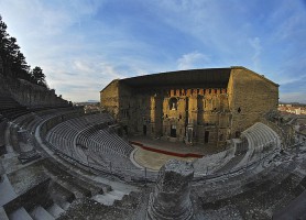 Théâtre antique d’Orange : un vestige qui survit au temps