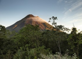 Parc du Volcan Arenal : le volcan le plus actif du Costa Rica
