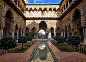 Alcazar de Séville : un panorama de découvertes fabuleuses