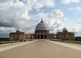 Basilique Notre-Dame-de-la-Paix : la basilique au superlatif