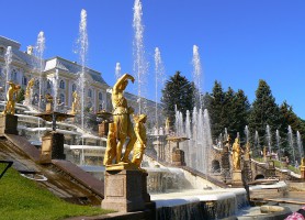Palais de Peterhof : une beauté paradisiaque