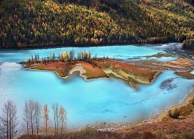 Lac Kanas : un mystérieux paradis dans les montagnes