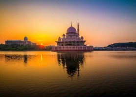Mosquée de Putrajaya : entre spiritualité et élégance