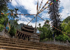 Pagode des Parfums : un temple dans les nuages