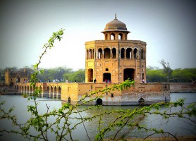Hiran Minar : une tour commémorative unique