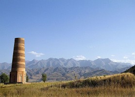 Tour Burana : un bâtiment d’exception culminant à 800 m