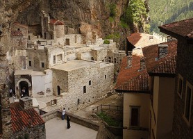 Monastère de Sümela : un monastère hybride combinant art religion