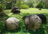 Sphères mégalithiques 
