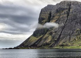 Látrabjarg : un gigantesque escarpement le long de la mer