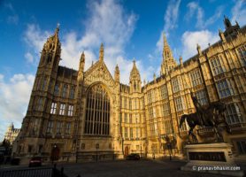 Palais de Westminster : une redoutable fortification