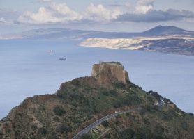 Fort Santa Cruz : découvrez la tour de Babel