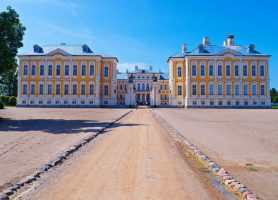 Palais de Rundale : offrez-vous cette radieuse promenade