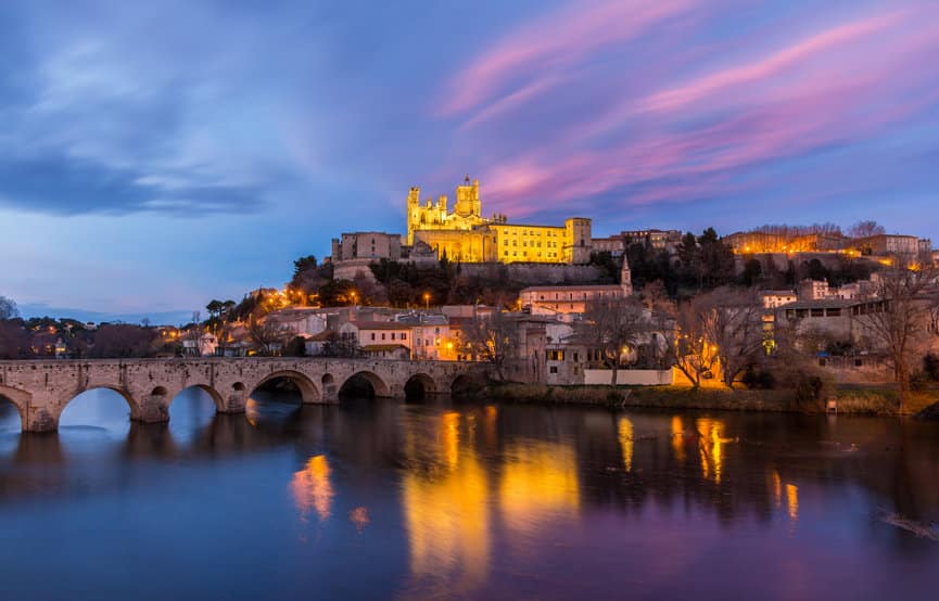 Cathédrale St Nazaire et Pont Vieux à Béziers, France