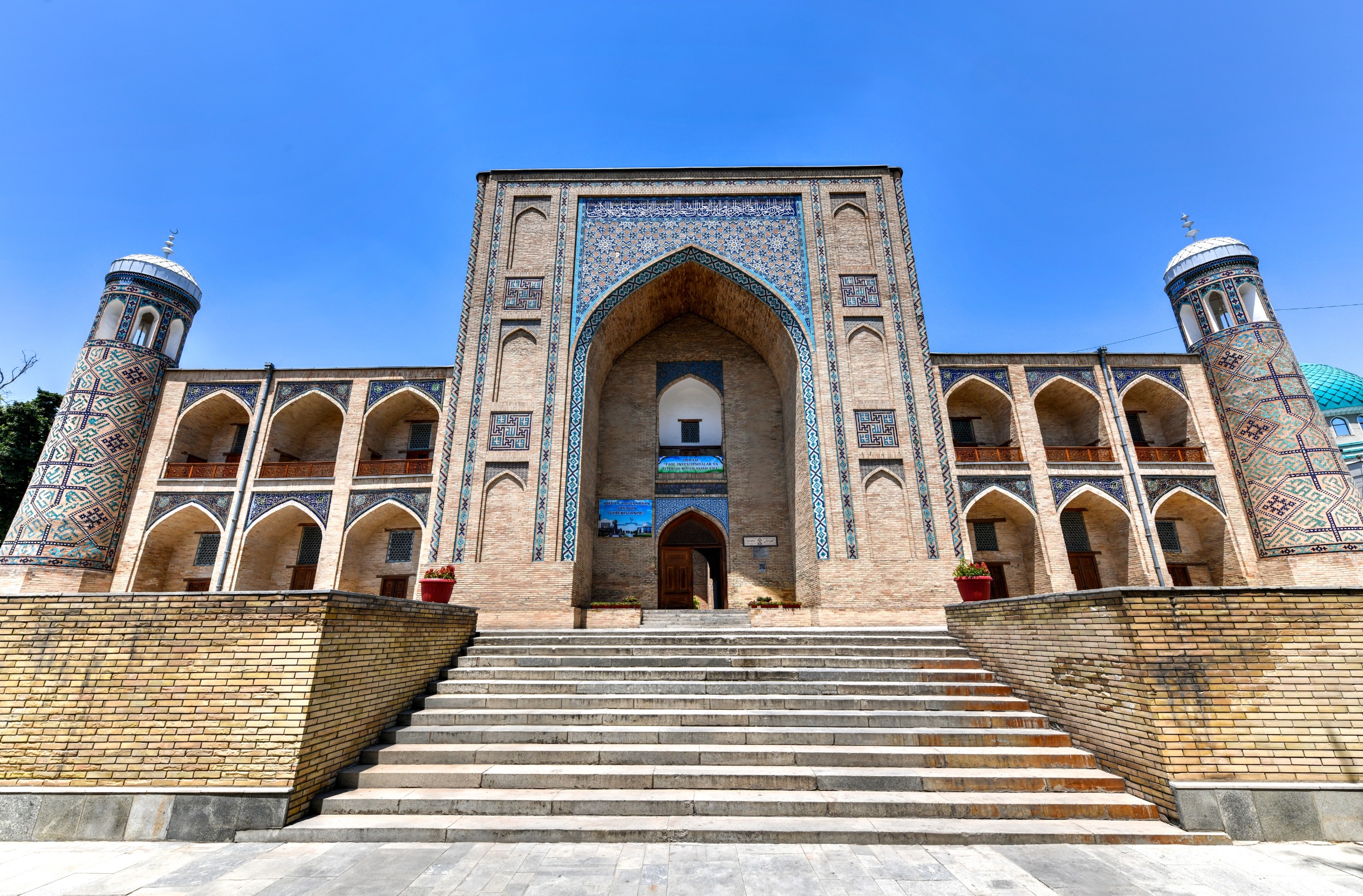 Cap sur l’Ouzbékistan : 5 raisons clés de recourir à une agence locale